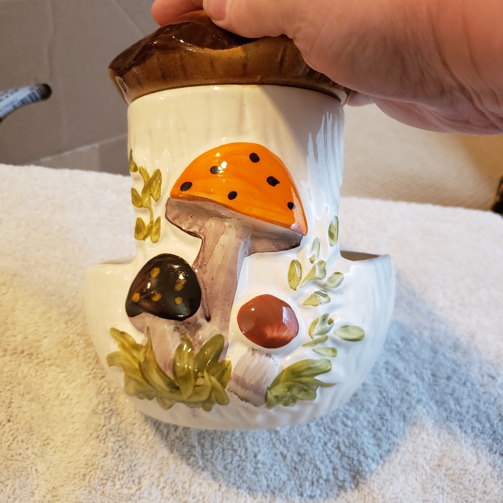 Vintage 70s Merry mushroom planter